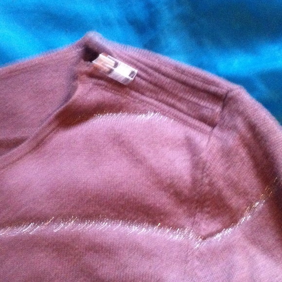 💕Beautiful Lightweight Loft Sweater💕 - Picture 4 of 4